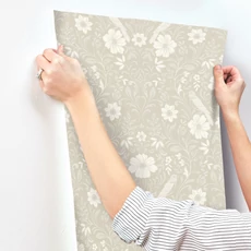Kép 5/5 - York Szecessziós stílusú madaras bézs vlies tapéta Colette Linen 52 cm X 10 m