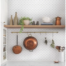 Kép 2/5 - York Apró mintás romantikus kék-fehér vlies tapéta Charm Navy On White 52 cm X 10 m