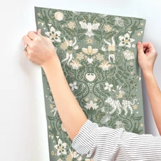 Kép 4/4 - York Cirkuszi akrobaták virágos indákon zöld vlies gyerek tapéta Cirkus Sea Green 53 cm X 10 m