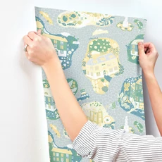 Kép 4/4 - York Házikók és autók kék vlies gyerek tapéta Staden Light Blue 53 cm X 10 m