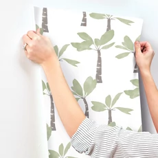 Kép 5/7 - York Pálmafa mintás szürke vlies taptéa Painted Oasis tapéta Leaf Green 68,58 cm X 8,22 m