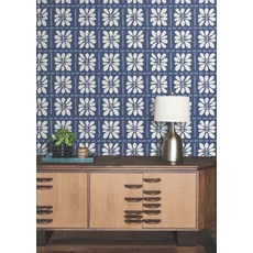 Kép 2/7 - York Csempe mintás virágos kék vlies tapéta Mimosa Fleur Ultramarine 68,58 cm X 8,22 m