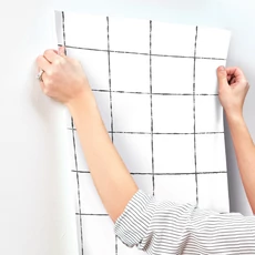 Kép 5/7 - York Fekete kockás vlies tapéta La Vitre Plaid Carbon Black 68,58 cm X 8,22 m