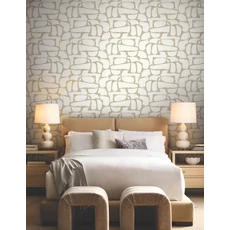 Kép 2/8 - York Elegáns absztrakt fehér-arany vlies tapéta Craftsman Geometric White & Gold 68,58 cm X 8,22 m