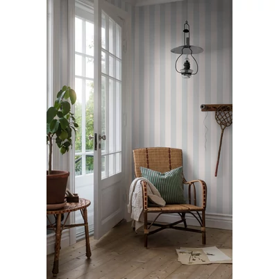 Boras Széles csíkos pasztell kék vlies tapéta Falsterbo Stripe Blue 53 cm X 10 m