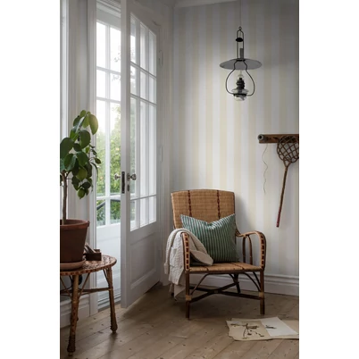 Boras Széles csíkos pasztell bézs vlies tapéta Falsterbo Stripe Beige 53 cm X 10 m