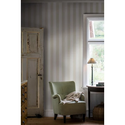 Boras Széles csíkos pasztell bézs vlies tapéta Falsterbo Stripe Beige 53 cm X 10 m