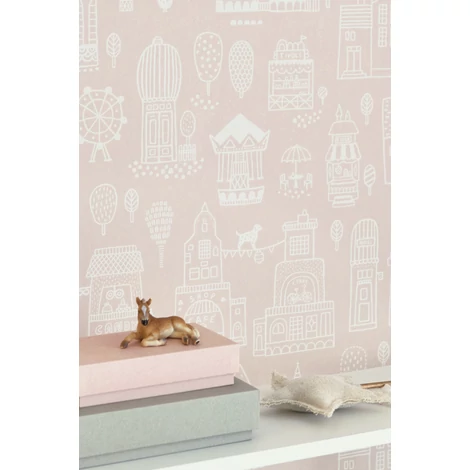 Majvillan Hangulatos kézzel rajzolt kisváros pasztell rózsaszín vlies gyermek tapéta Small Town Dusty Pink 53 cm X 10 m