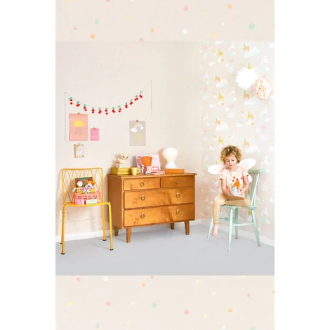 Majvillan Szivárványok és unikornisok pasztell rózsaszín vlies gyerek tapéta Rainbow Treasures Pastel Pink 53 cm X 10 m